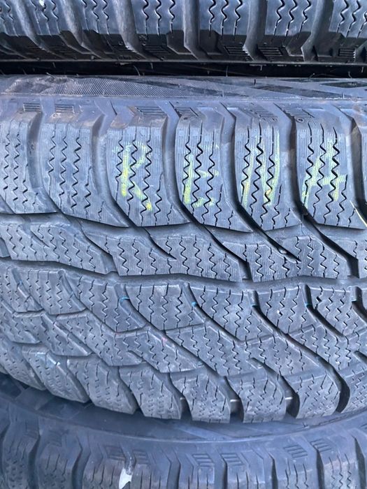 2x Opony zimowe 235/65/17 104T Viatti, 2019rok bieżnik 9mm