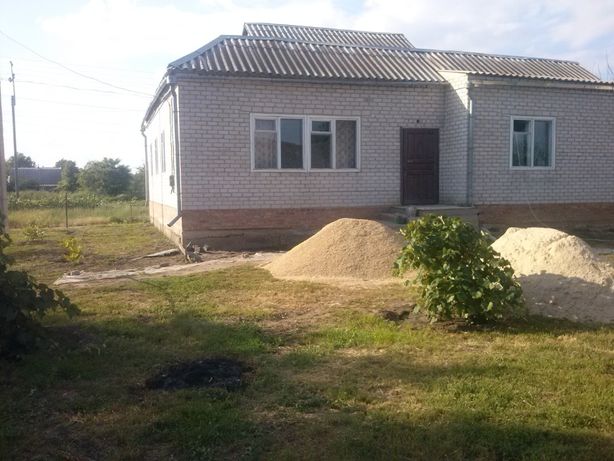 Продам большой дом в пгт Васильковка 13-13 м кв.