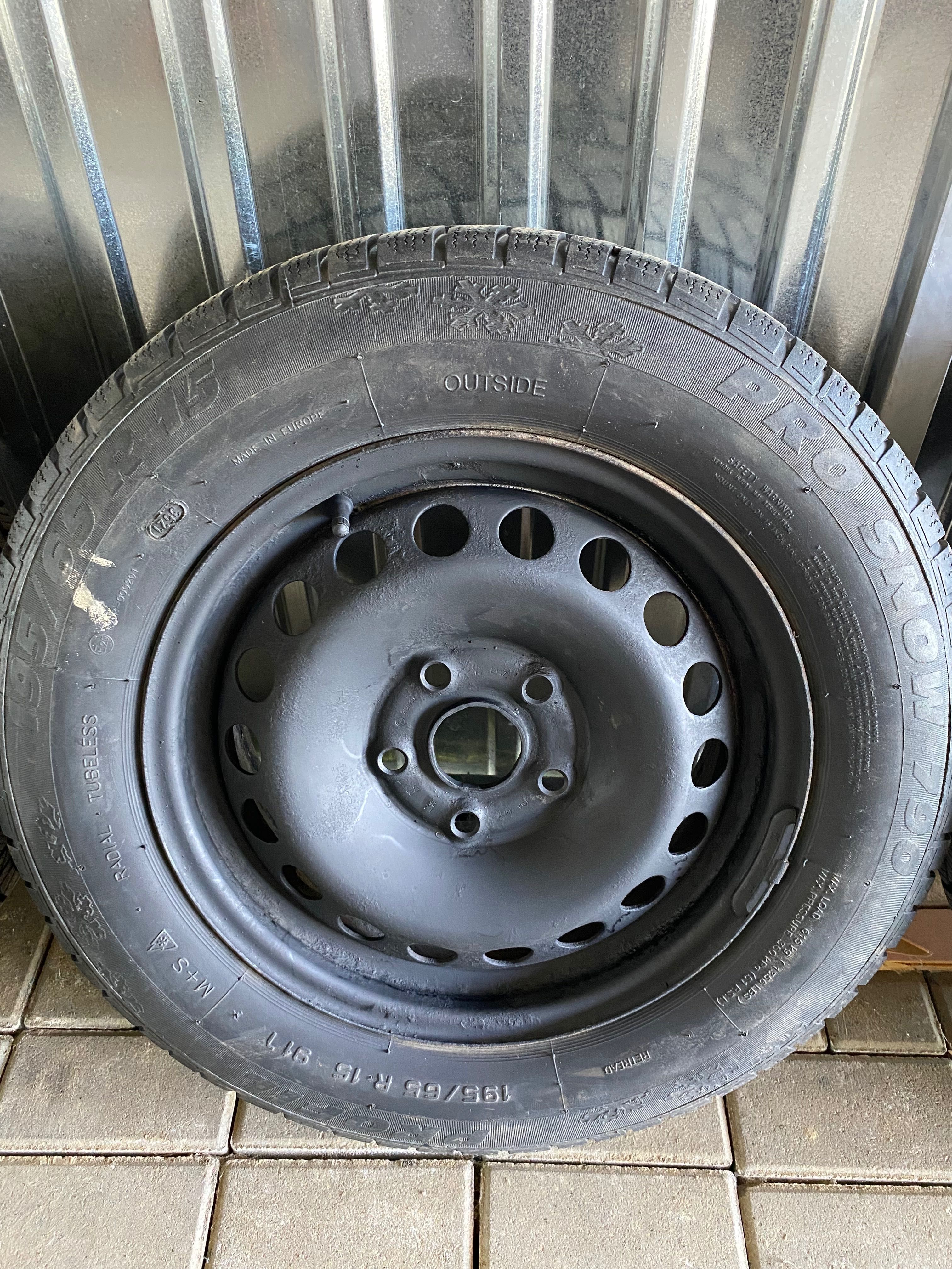 Opony zimowe z felgami stalowymi 195/65 r15