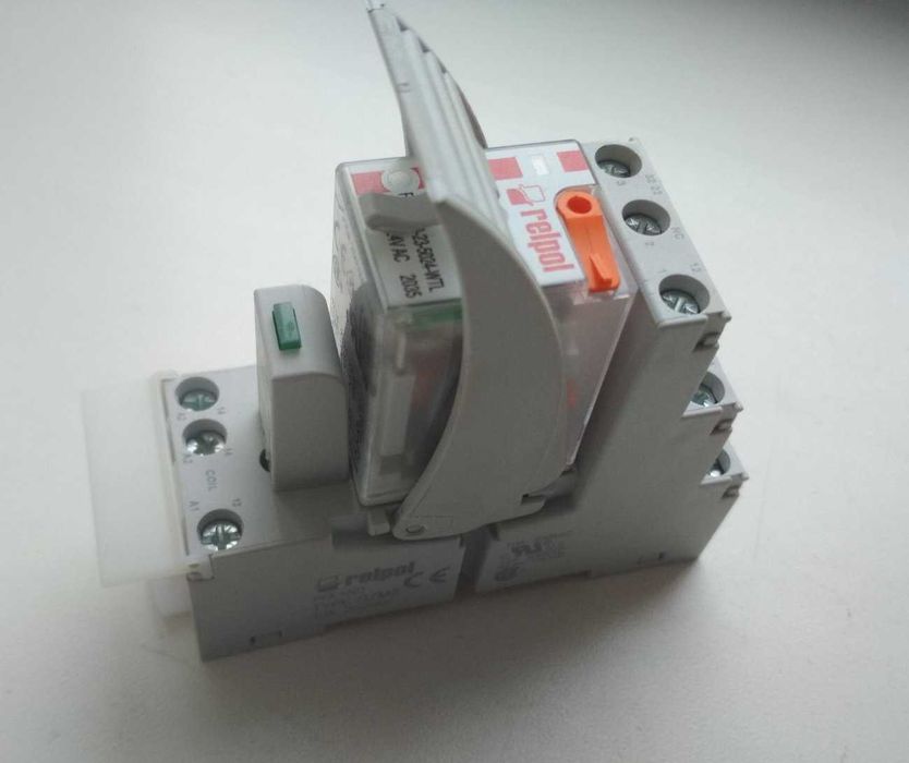 Інтерфейсне реле Relpol PIR3 з колодкою GZM3