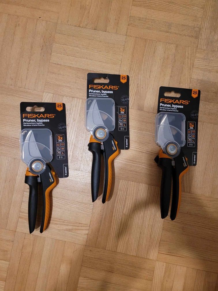 Sekator Fiskars P961 X-Series (3x większą siła cięcia)