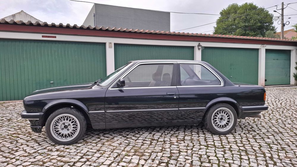 BMW E30 323 i coupé 2 portas