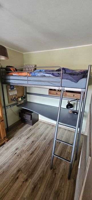 Łóżko piętrowe IKEA SVÄRTA z biurkiem