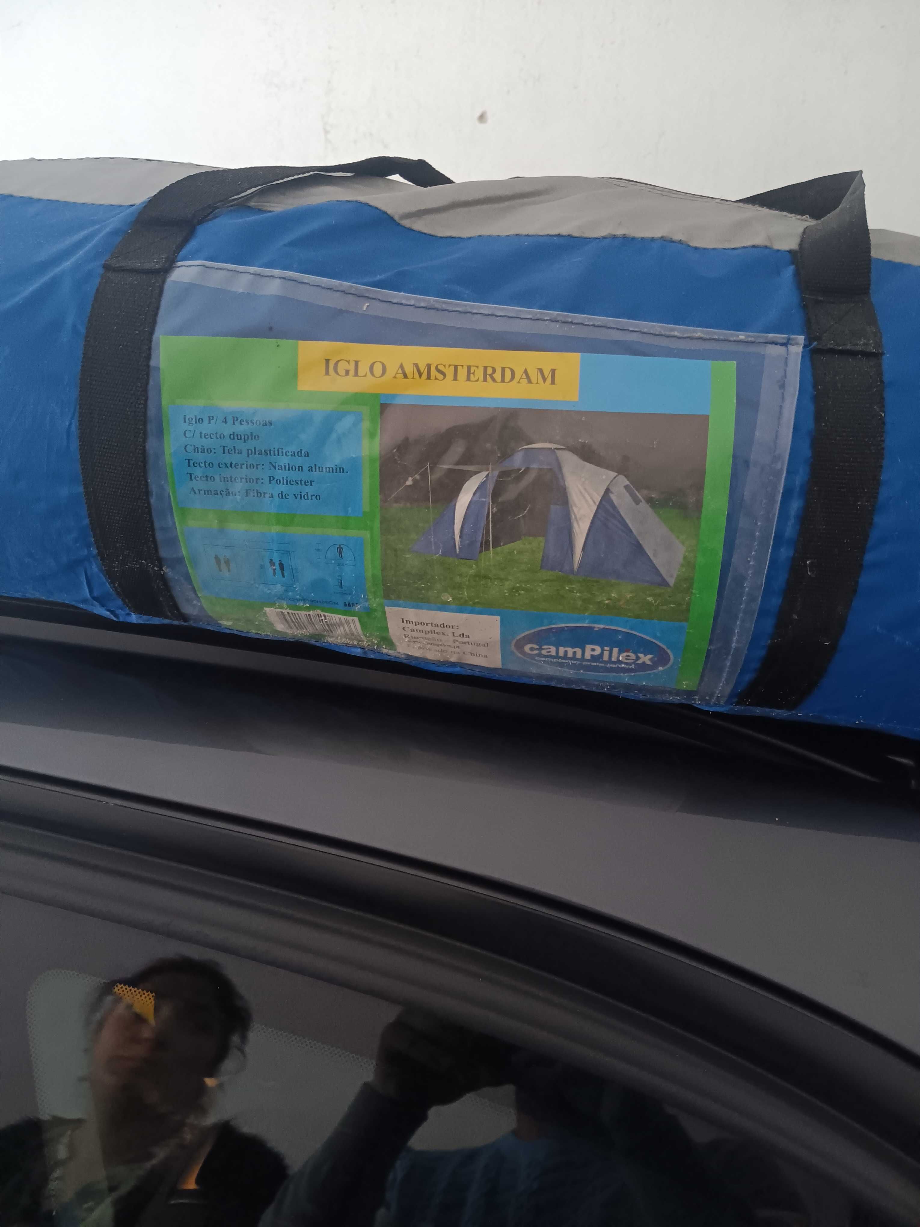 Tenda de campismo de quatro pessoas em mt bom estado