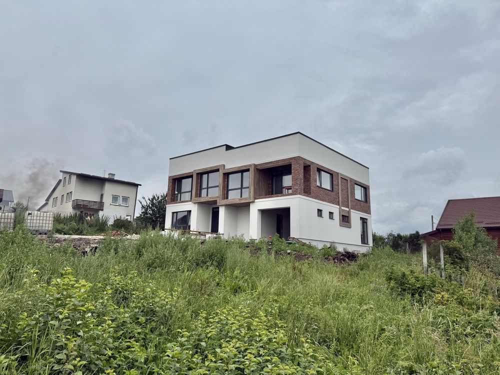 Продаж котеджу( дуплекс) в Зубрі