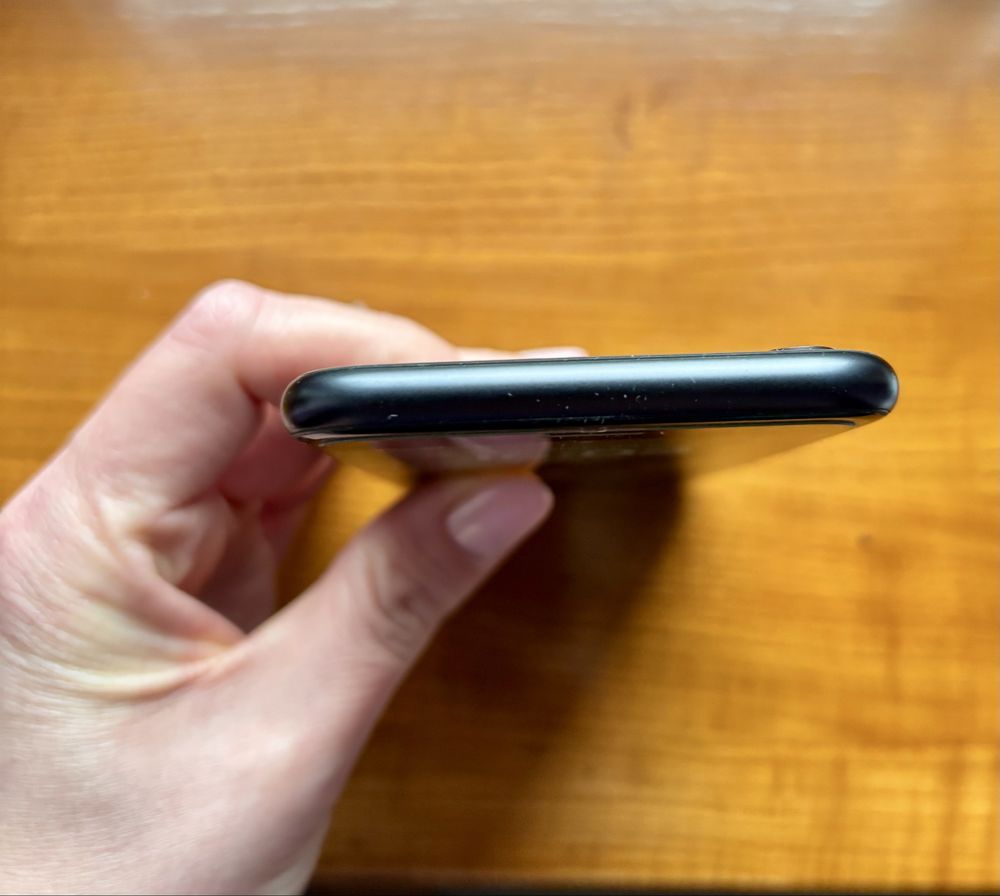 iPhone SE 128 GB w świetnym stanie