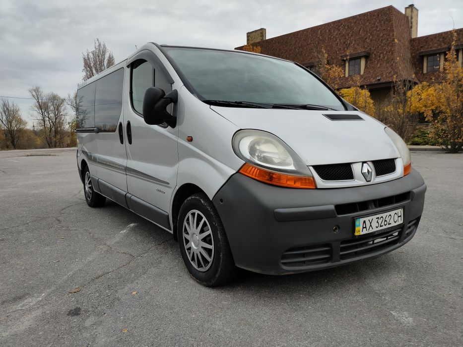 Renault Trafic LONG 1,9 пассажир 7+1