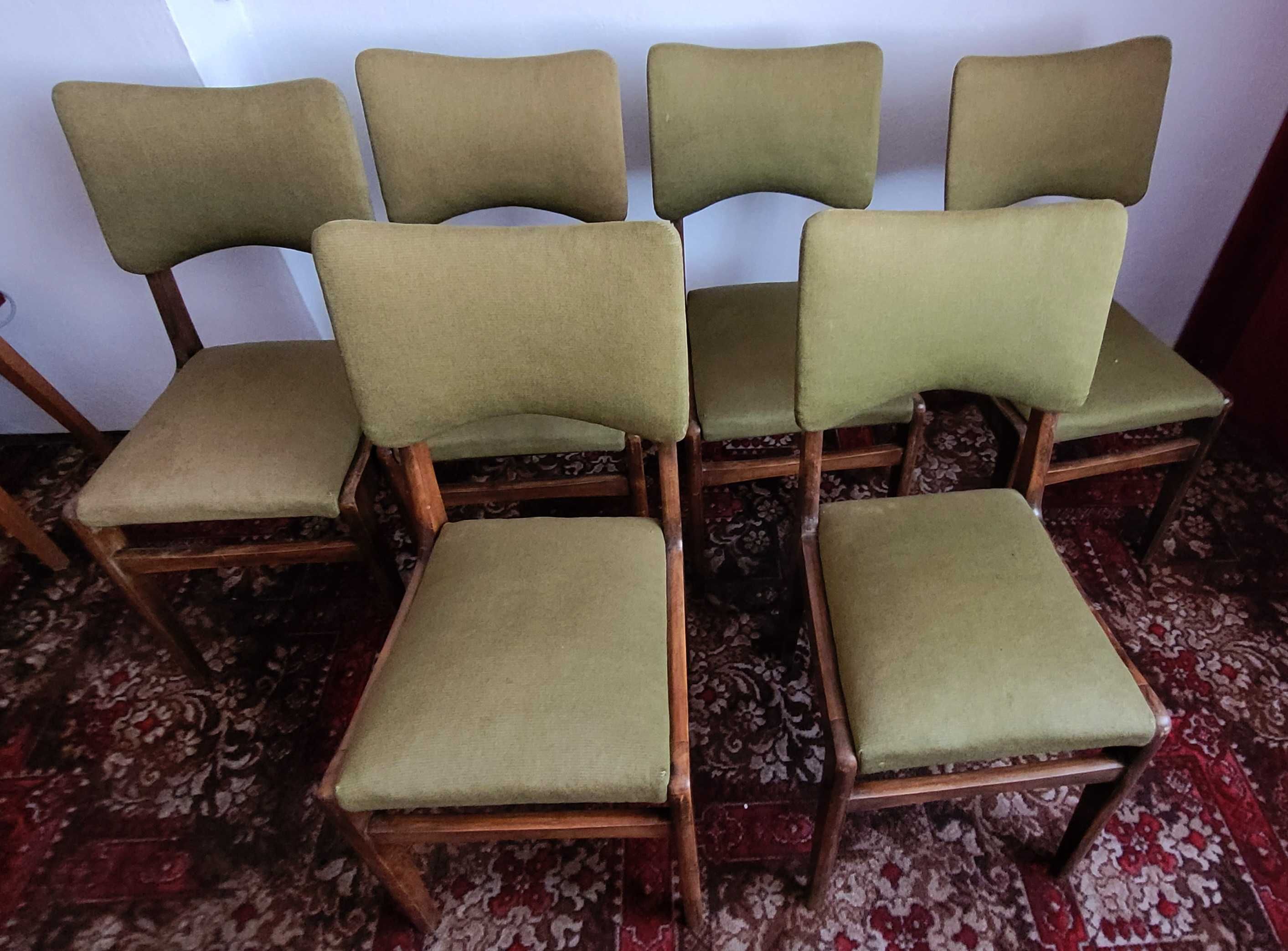 Stare drewniane  tapicerowane  krzesła do renowacji
