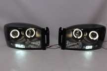 Lampy reflektory przednie przód DODGE RAM 06-08 RINGI LED TUNING BLACK