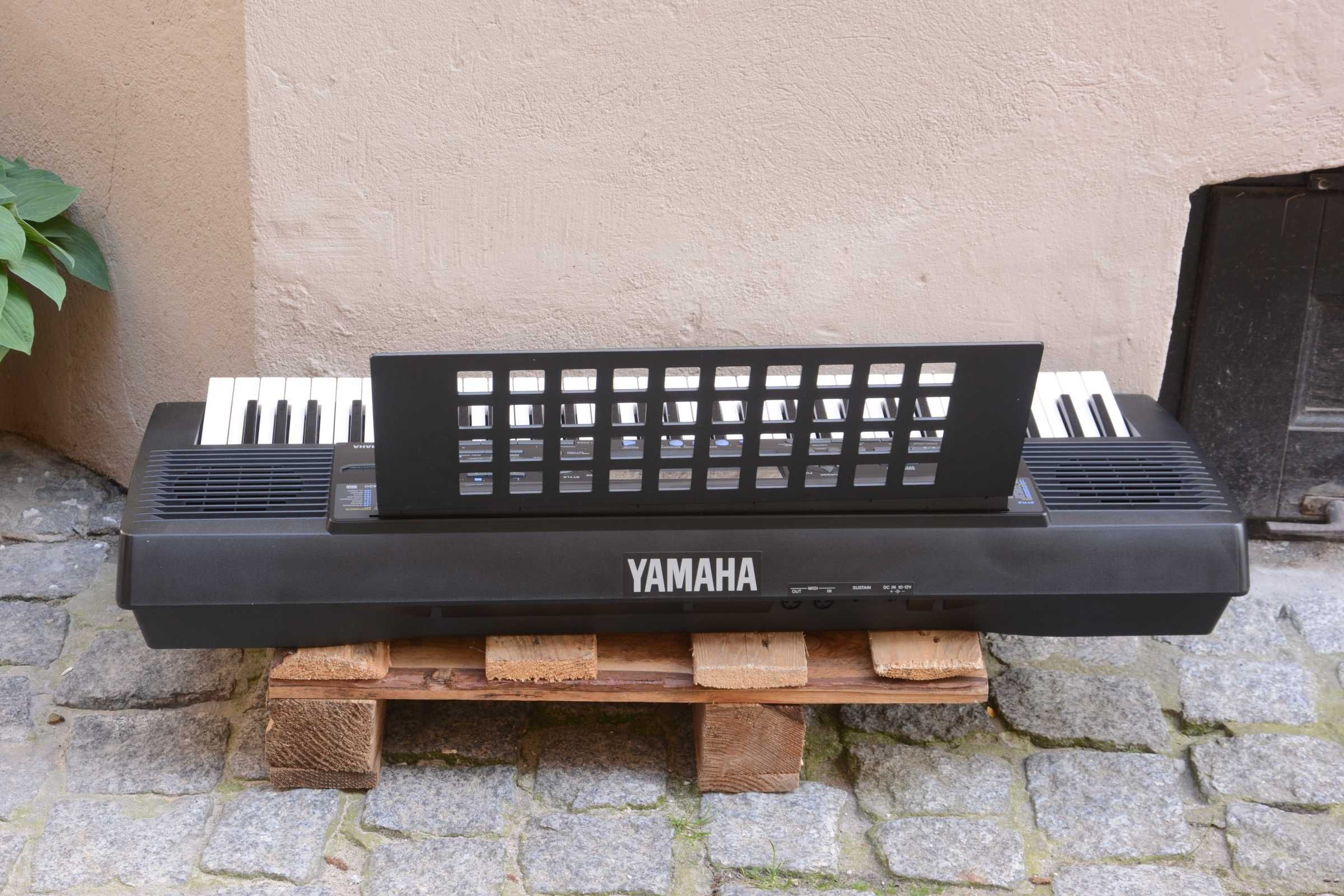 Yamaha PSR-420 keyboard