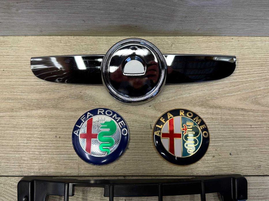 Решітка бампера Решетка Логотип Значок Alfa Romeo 159 Альфа Ромео