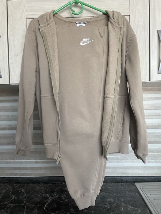 Спортивний костюм. Спортивний костюм Nike. Дитячий спортивний костюм.