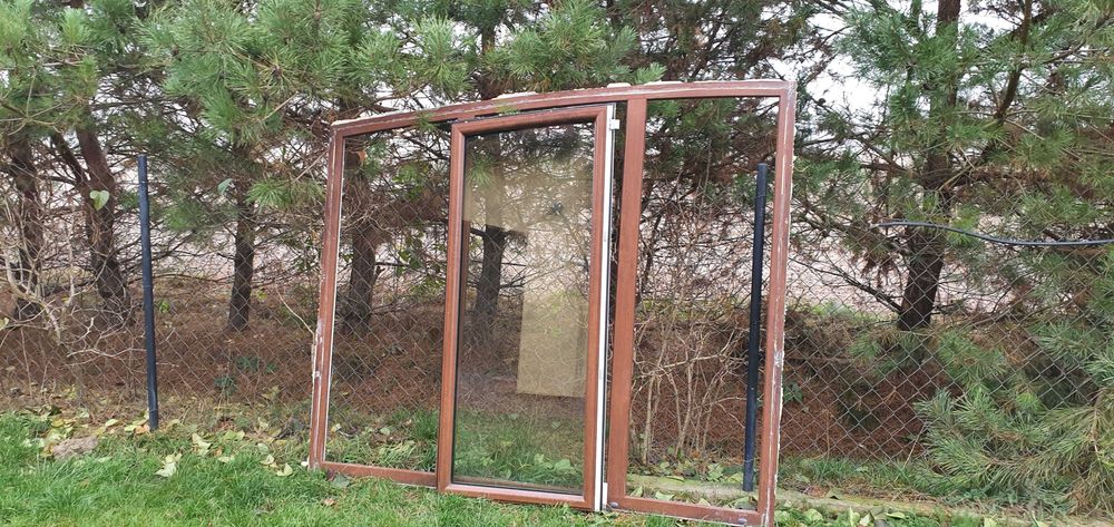 Oddam za darmo skrzydła okienne i oknno.