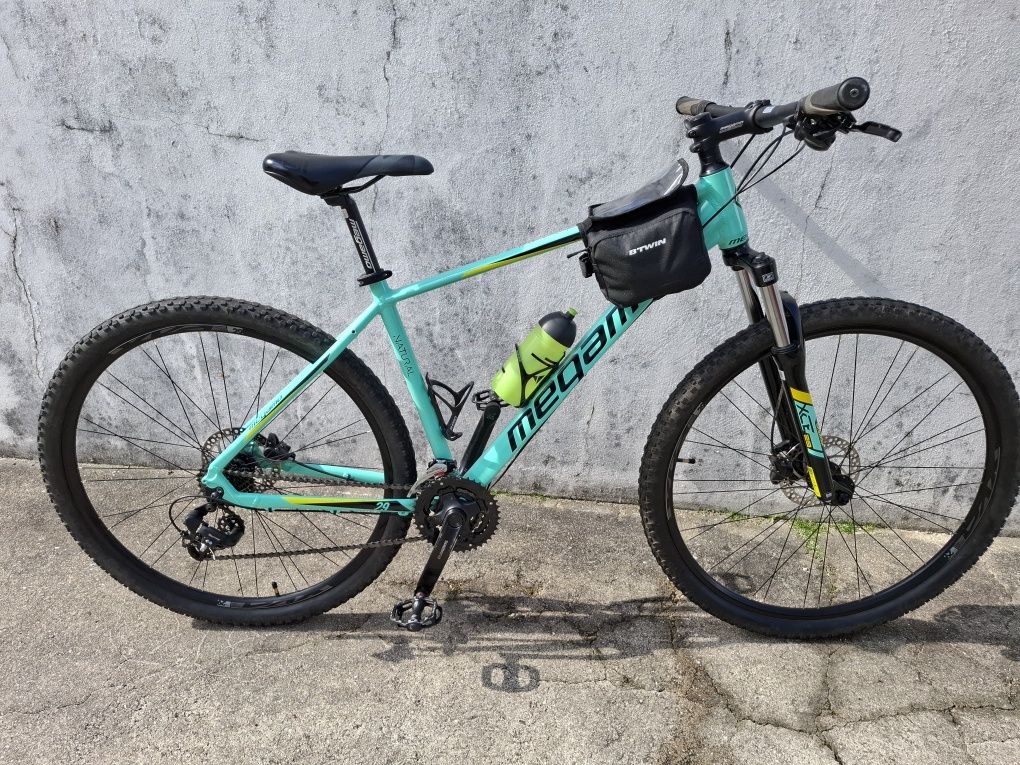 Bicicleta BTT Megamo, tamanho 29, em rigoroso estado.