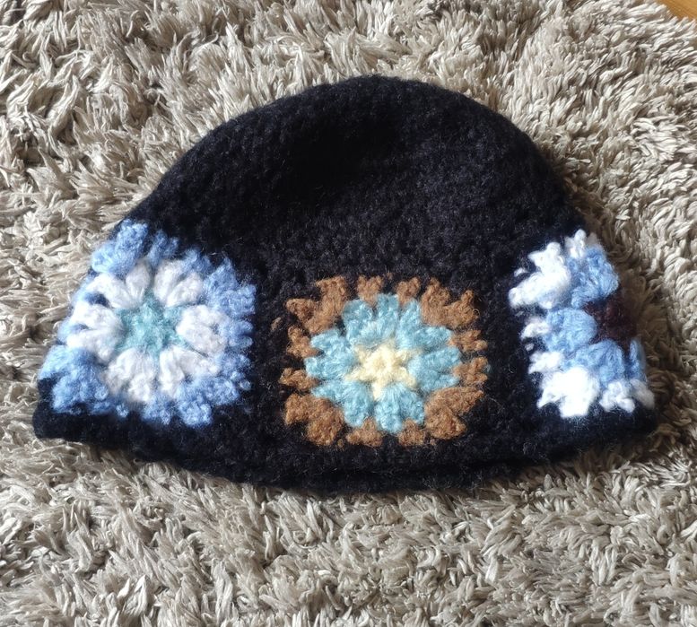 Czapka dla dziewczynki handmade zrobiona na drutach