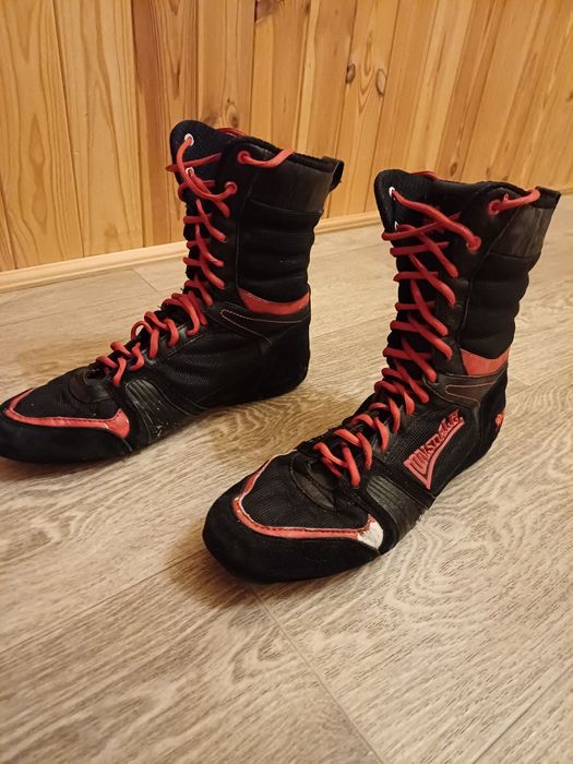 Боксерко лонсдейл