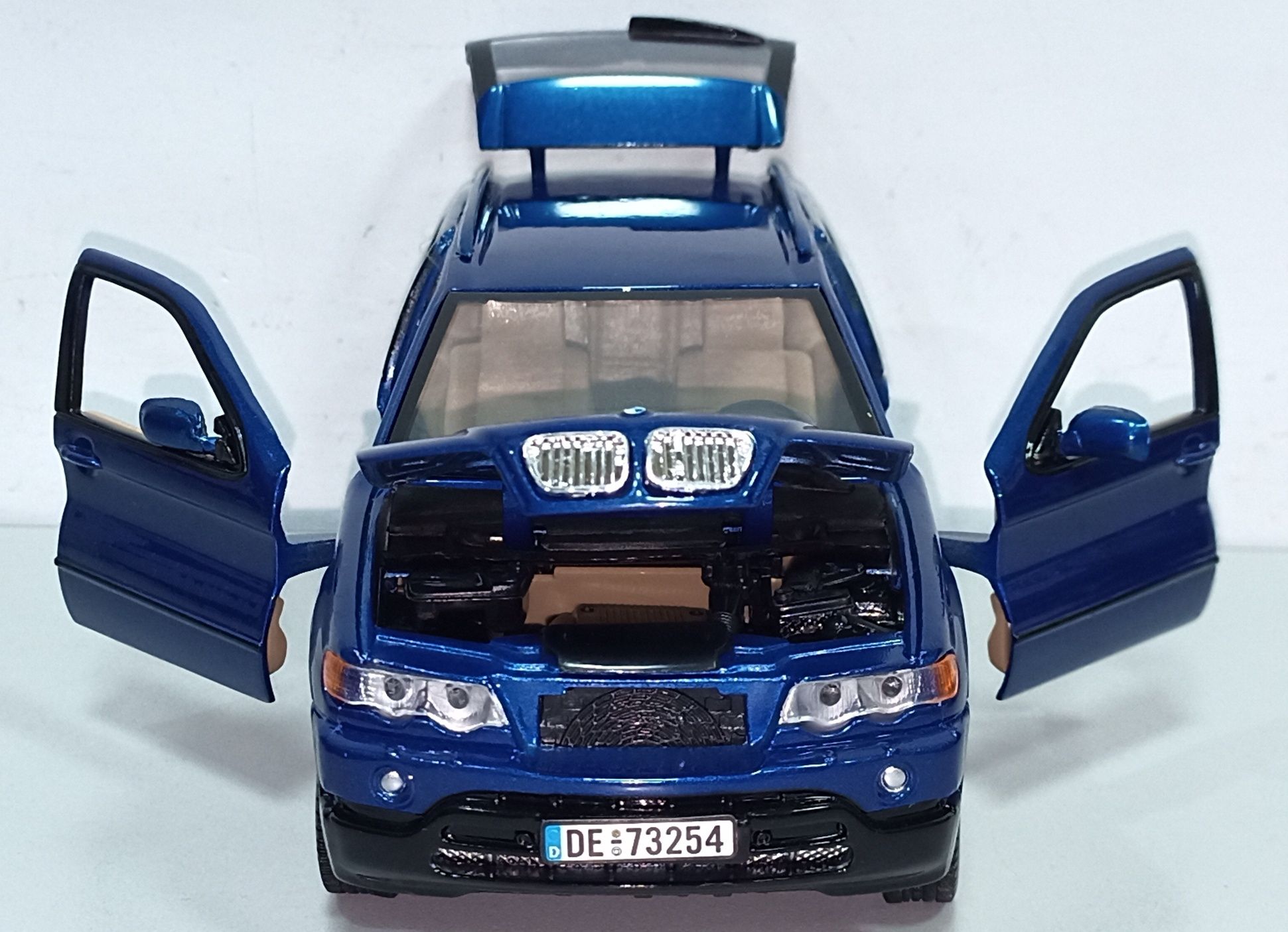 Машинка BMW X5 металлическая модель 1:24 "Автосвіт".