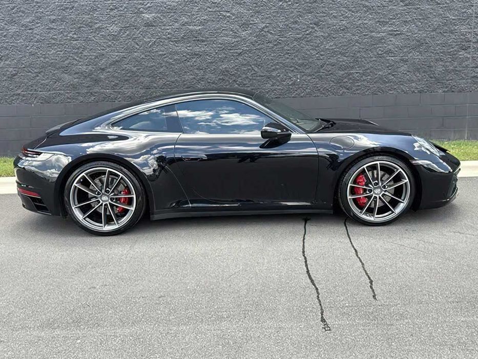 Porsche 911 Carrera 4S Coupe      2020