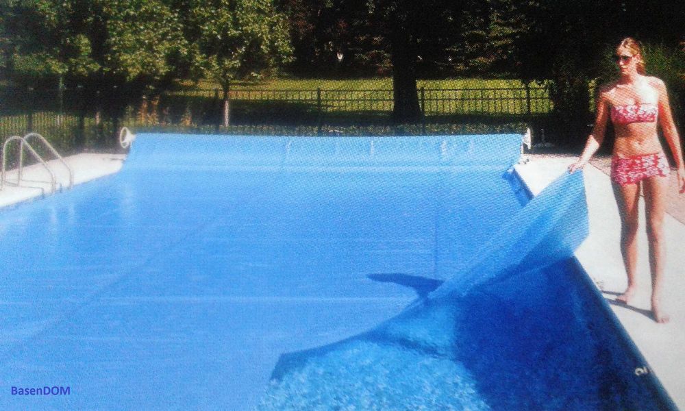 Pokrywa solarna  basenowa  3 mx 3 m gruba 400 mikronów kolor niebieski