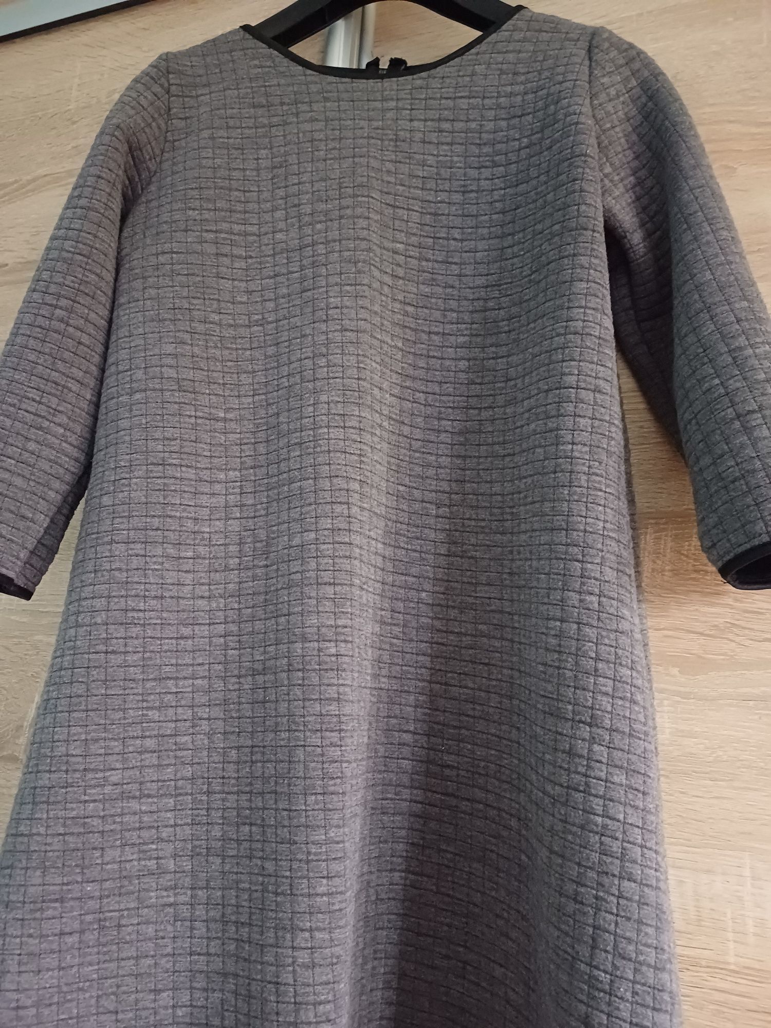 Sukienka ciepła, 3/4 rękaw. M/L