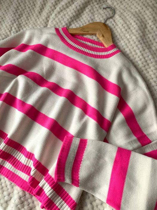 Жіноча кофта у смужку