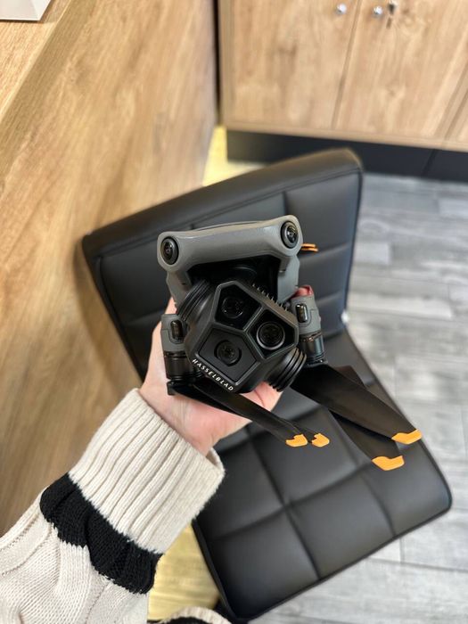 Квадрокоптер DJI Mavic 3 Pro  на акаутні в ідеальному стані