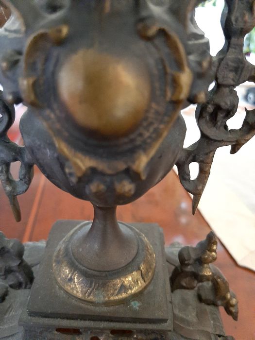 Castiçal em ferro forjado