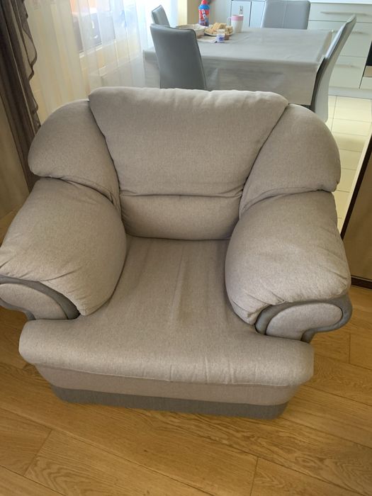 Продам диван с 2 креслами