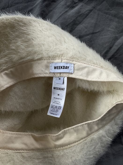 Тепла мохната панамка Weekday