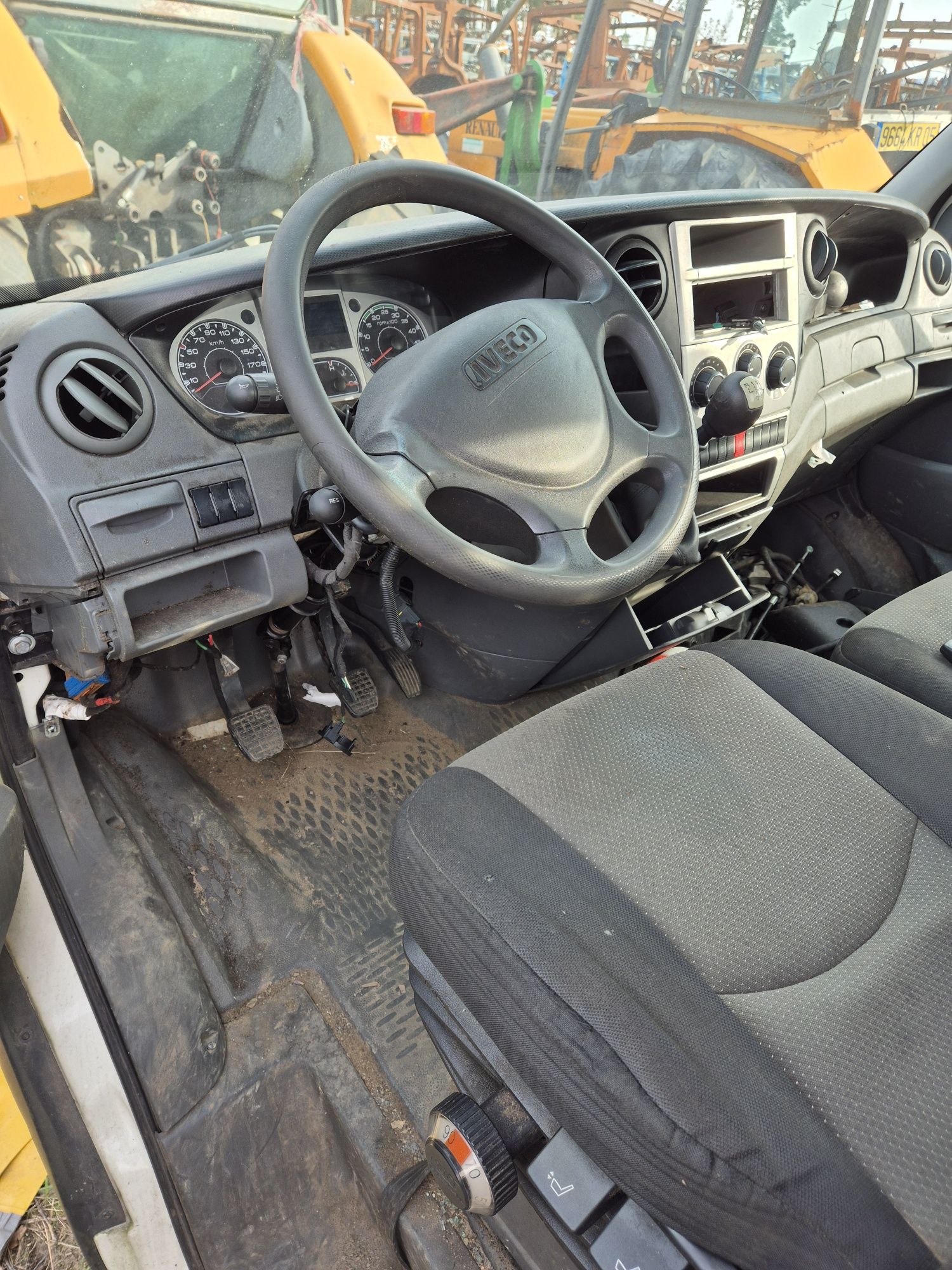 Iveco Daily 35C15 3.5 tony HDS wywrtoka kontener 3.0 150 koni blizniak