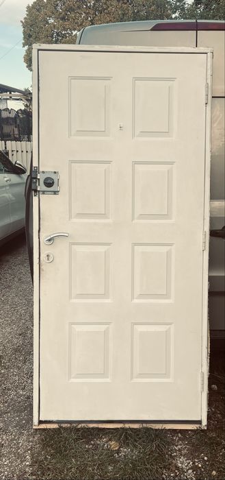 Drzwi zewnetrzne  90 prawe wewn. wym szer 97na 207 wys