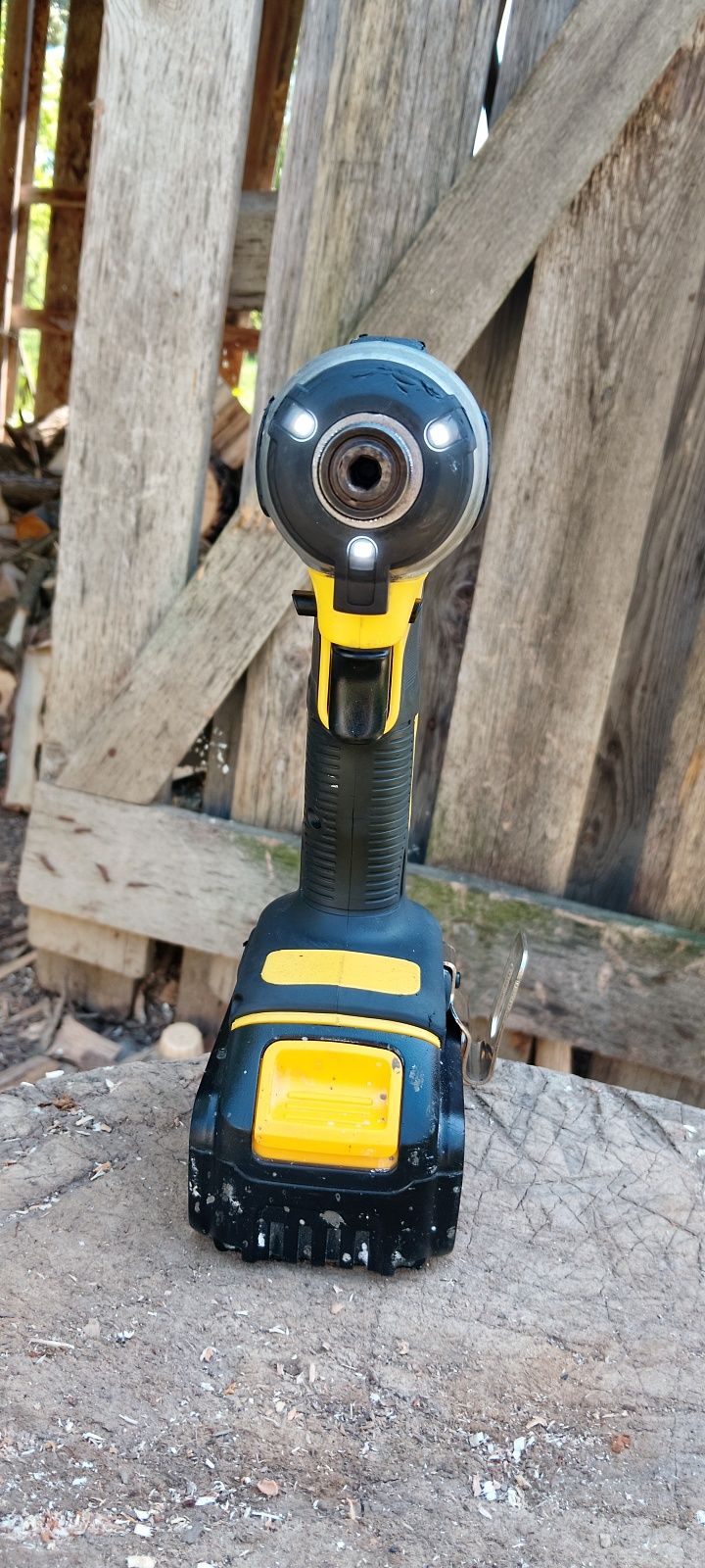 Імпакт DeWalt dcf 809