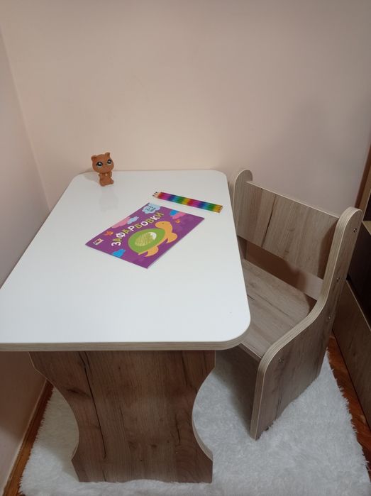 Столик для творчості + крісло