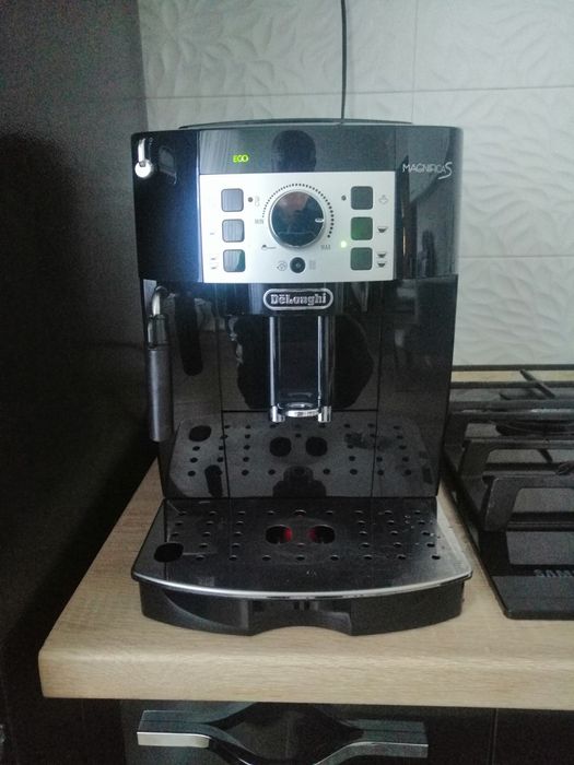 Кавомашина DeLonghi magnifica