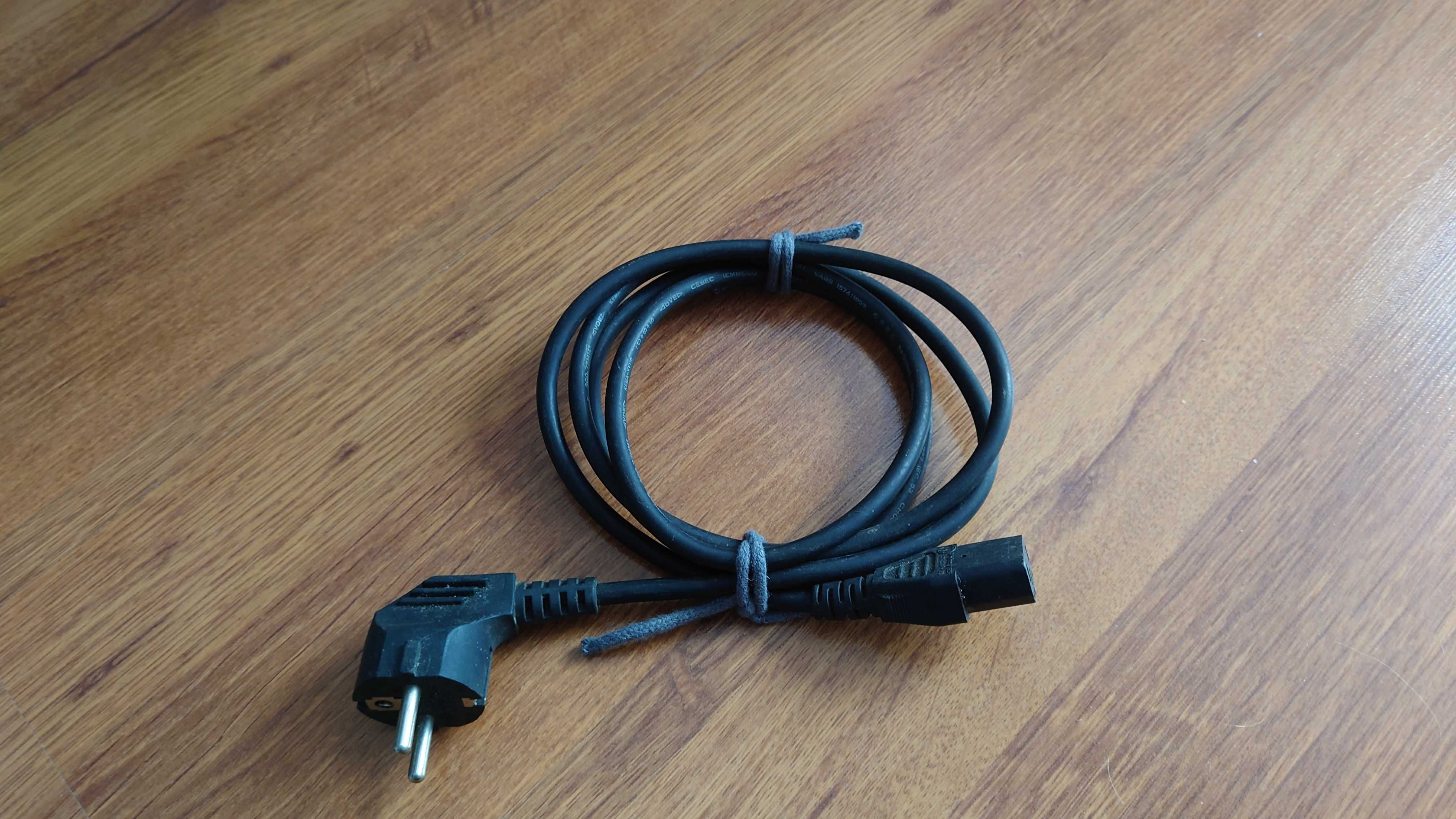 Kabel zasilający do komputera