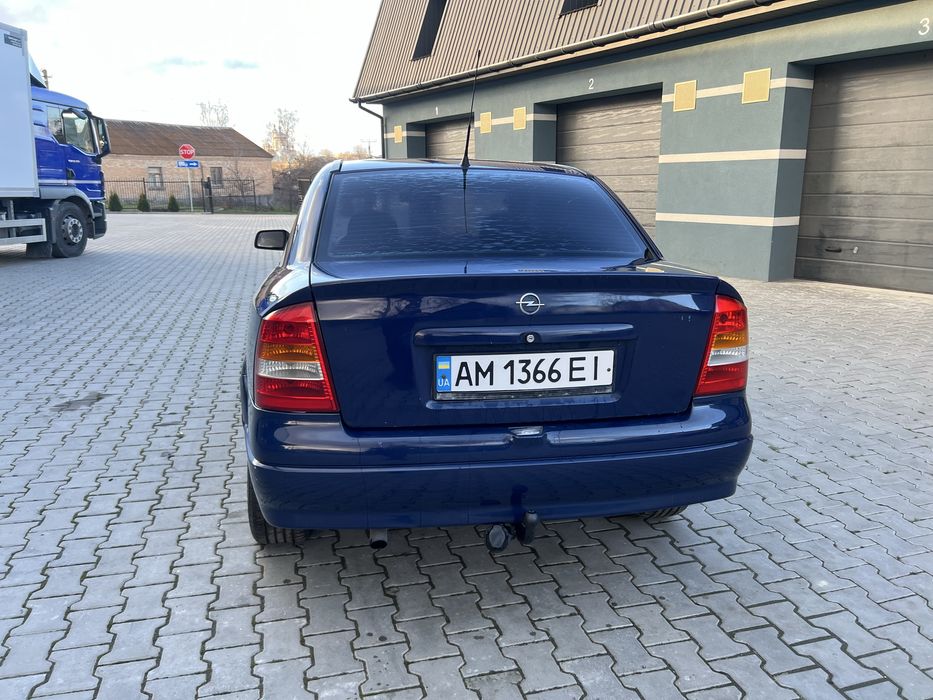 Продам Opel Astra 1.4 бенз