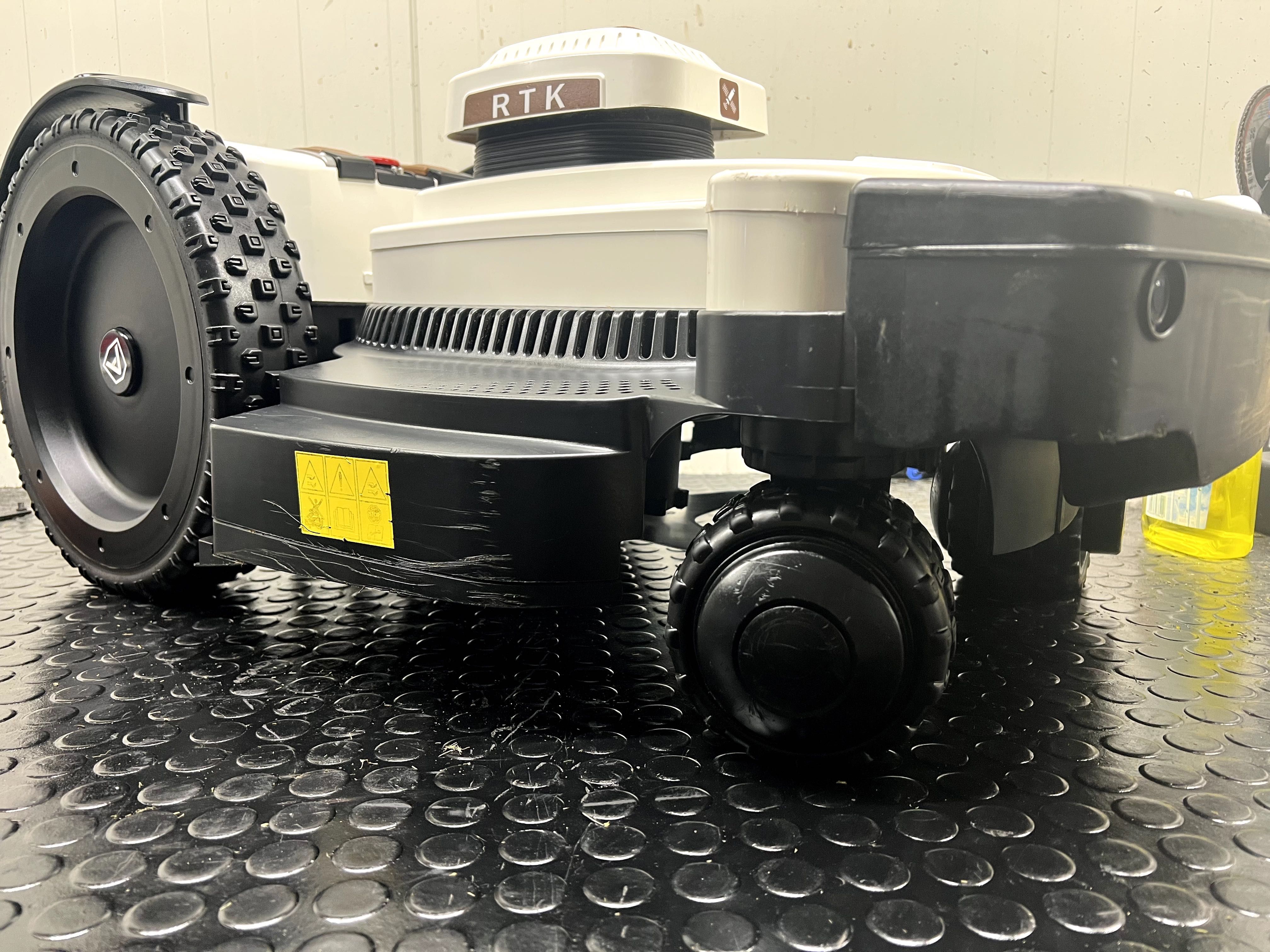 Robot Koszący Ambrogio 4.36 4WD RTK