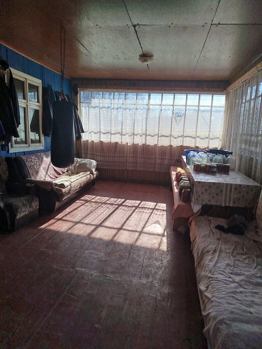 Будинок, земля, господарство в Карпатах, струмок, гори, краєвиди