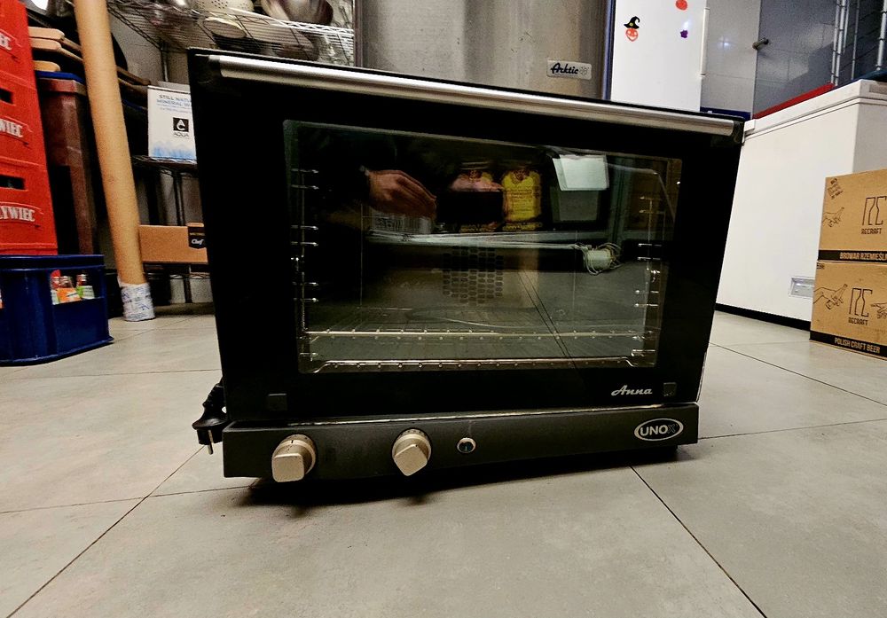 Piec konwekcyjny Unox Anna - uszkodzone zawiasy, sprawny