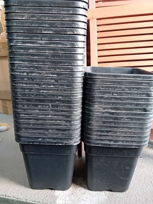 Doniczki kwadratowe produkcyjne, gruby plastik 9l 23x23x24 cm  10sztuk