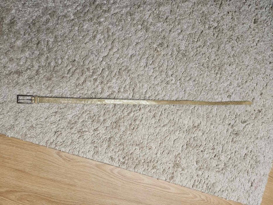 Złoty błyszczący pasek brokatowy