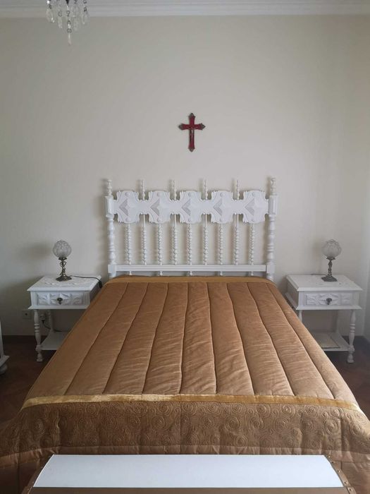 Conjunto de quarto Vintage completo e novo em Madeira Maciça