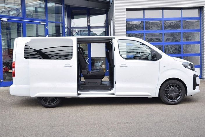 Wynajem bus van Opel Zafira L2H1 Business 9 os.