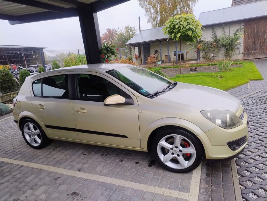 Opel Astra 2.0 turbo 250 koni