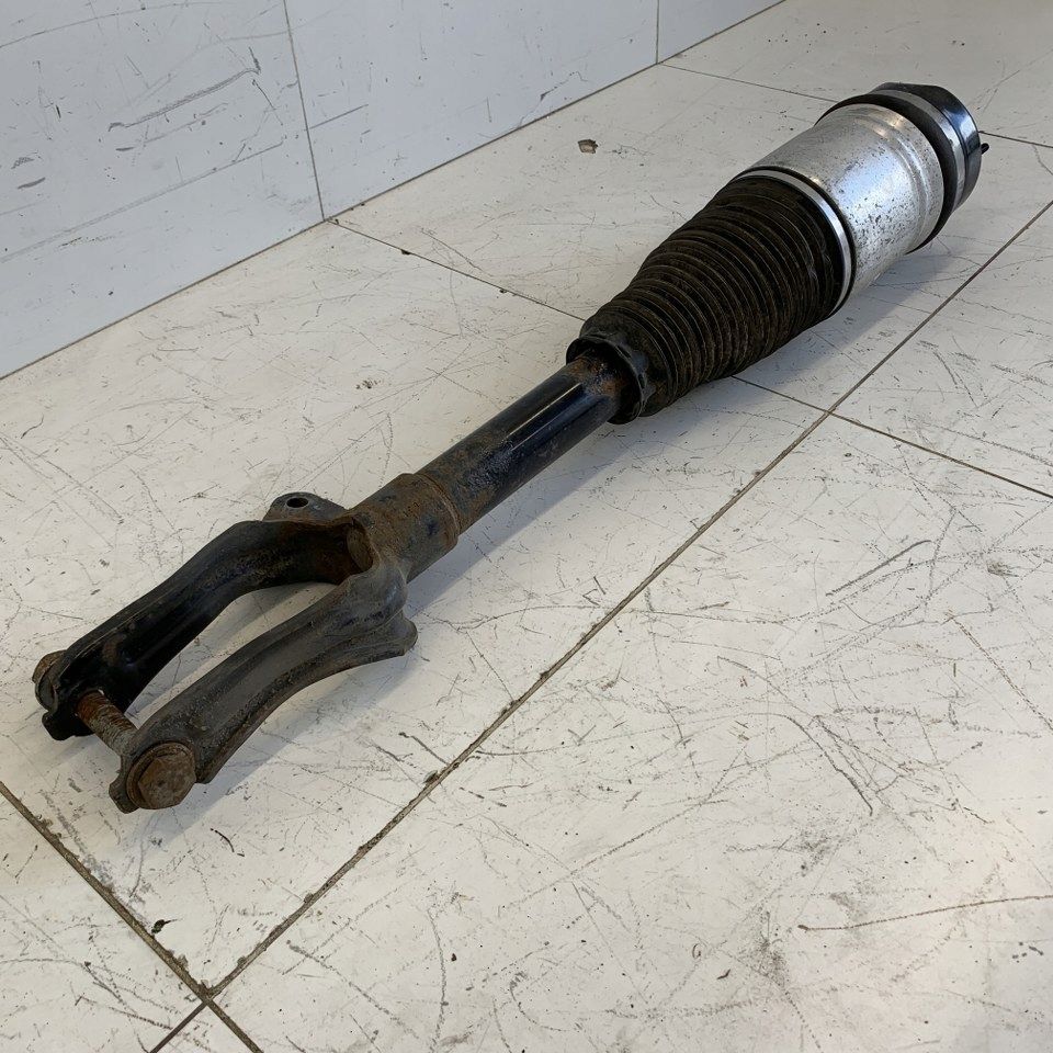 Amortyzator pneu prawy przód Jeep Grand Cherokee IV WK2 Lift…