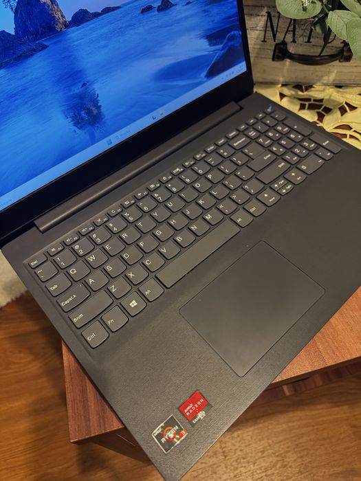 Laptop do pracy i nauki – Lenovo SSD, Windows 11