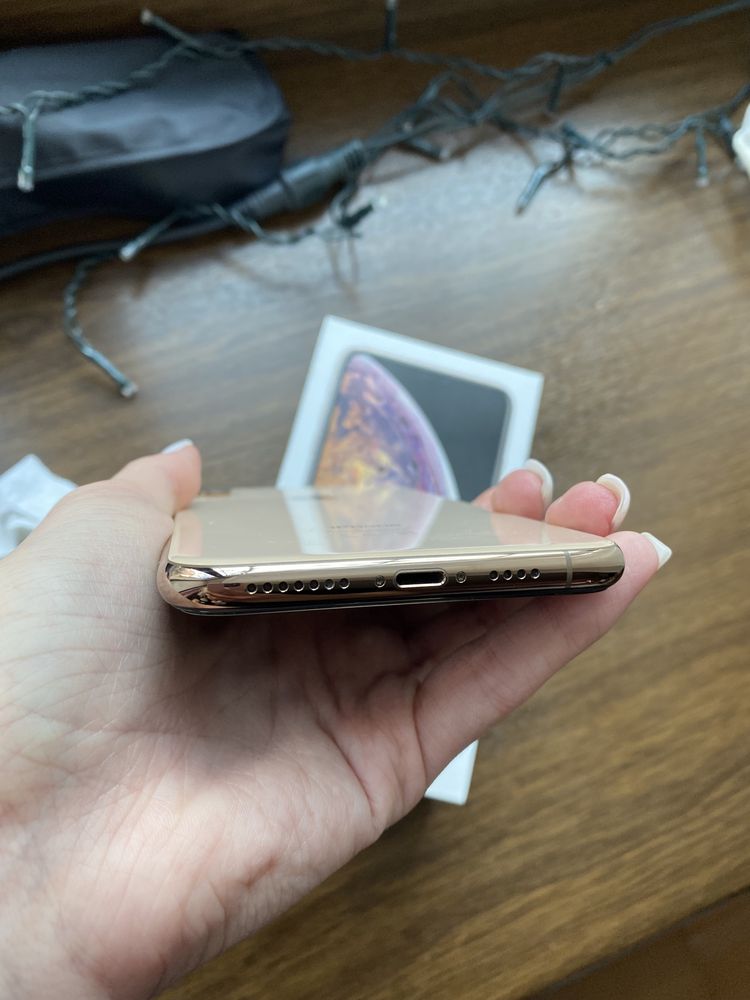 Продам айфон Xs max (gold) на 256гб