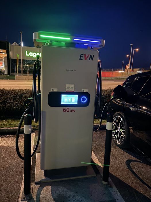 Швидкісна зарядна станція для автомобілів SUNGROW 120kw 2xССS2