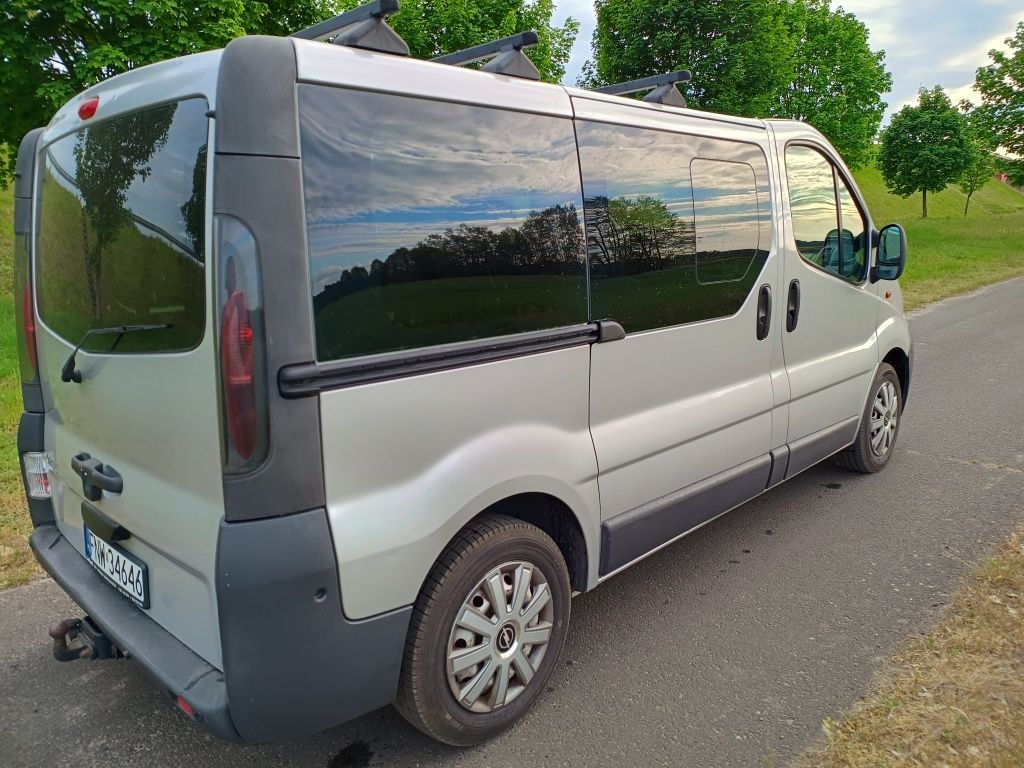 Opel Vivaro 8 osób