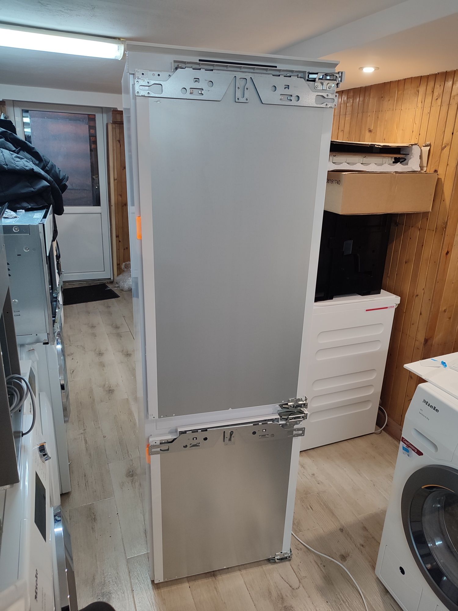 Nowa 24 rok !Chłodziarko-zamrażarka Miele KFN 7734 E do zabudowy